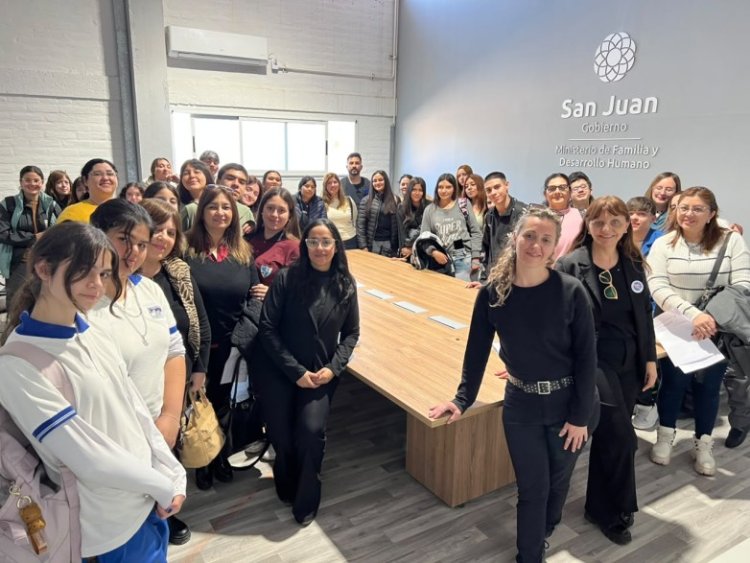 Escuelas concursarán interpretando el himno en Lengua de Señas