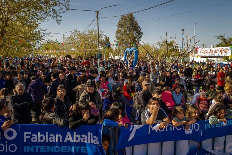 Pocito sigue celebrando el Mes del Niño con juegos, chocolate y muchos sorteos