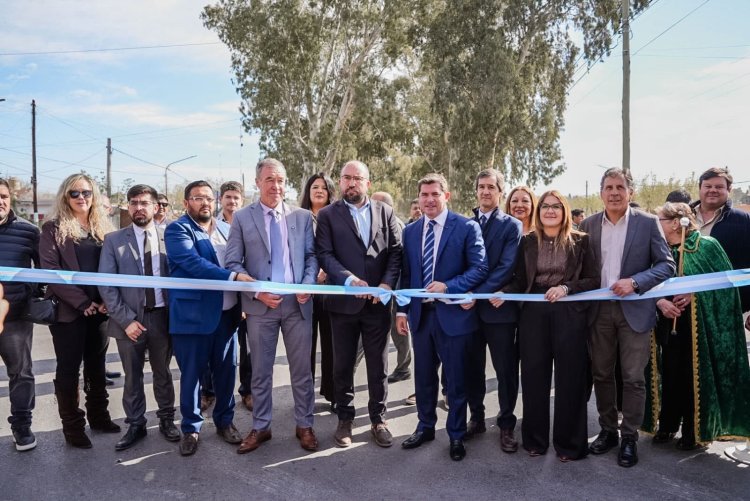 Orrego anunció el inicio de la repavimentación de calle Sargento Cabral entre Paula Albarracín y Calívar