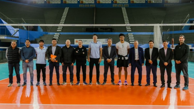 Estadio Aldo Cantoni: la Selección Argentina de Vóleibol enfrenta a Japón B