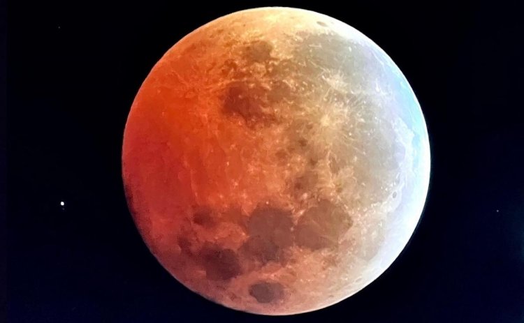Eclipse lunar en Argentina: a qué hora se verá la "Luna Roja" y cómo observarla