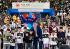 El gobernador Orrego  entrego netbook a todos los estudiantes de 5to grado de Rawson