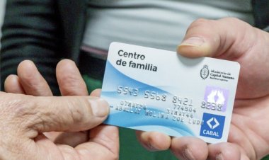 Entrega de vouchers para Centros de Familia