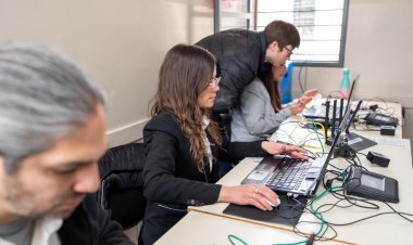 Lanzan "Mi DNI Joven", el programa que facilita la actualización de documentos en las escuelas