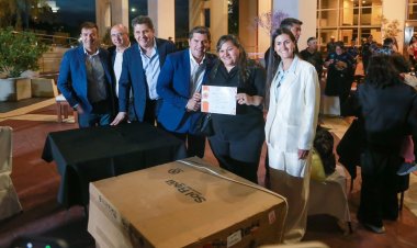 Impulso al trabajo en San Juan: Orrego entregó 640 certificados y herramientas para proyectos de autoempleo