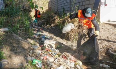 Continúan los operativos de limpieza y mantenimiento en distintos sectores de Chimbas