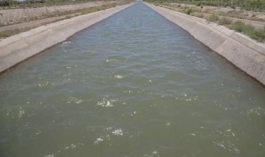 Cayó a un canal en Angaco y un policía logró rescatarlo
