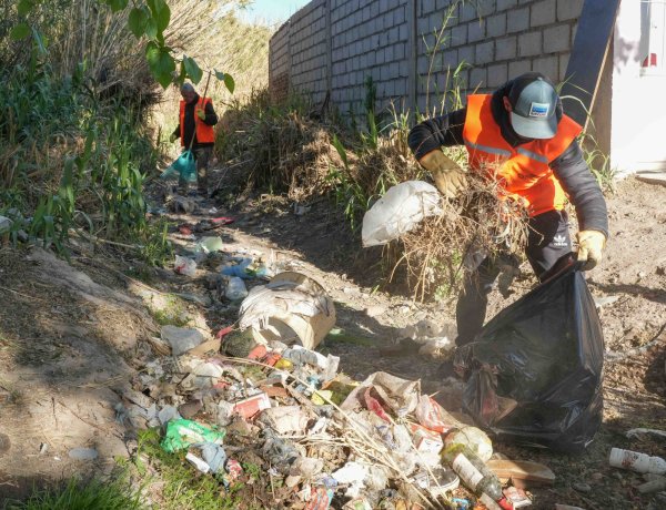 Chimbas realizó tareas de limpieza en canales de El Mogote Viejo para prevenir desbordes