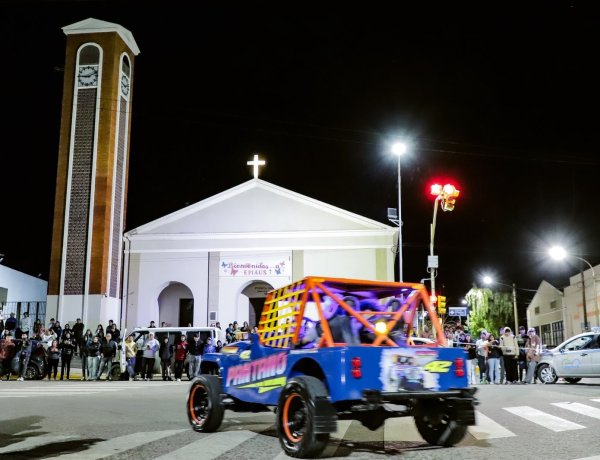 Multitudinaria presentación de la 4° fecha del Campeonato Sanjuanino de Travesía en la Plaza General San Martín
