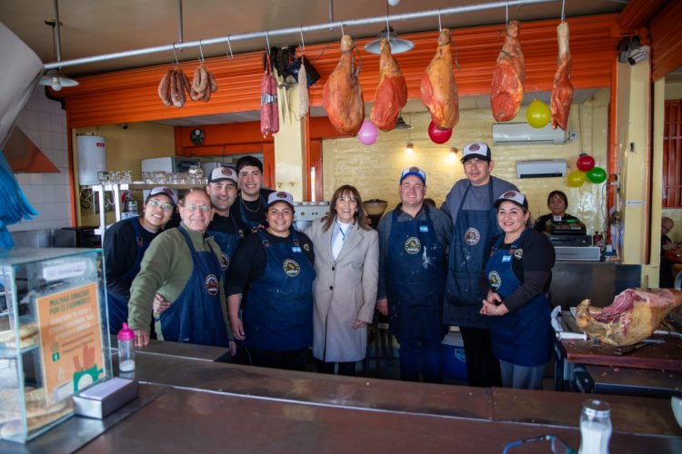 Celebraron  los 70 años de la Feria y Mercado de Abasto Municipal con emoción, arte y el rescate de su historia