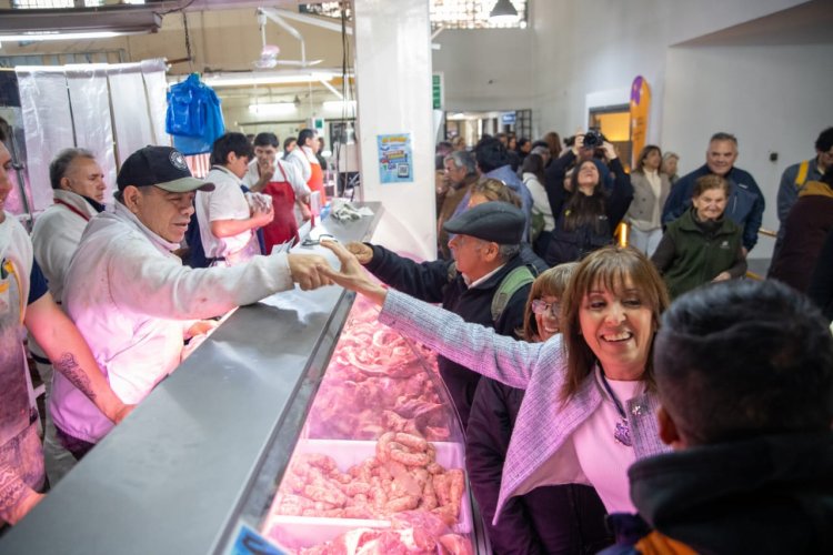 Celebraron  los 70 años de la Feria y Mercado de Abasto Municipal con emoción, arte y el rescate de su historia