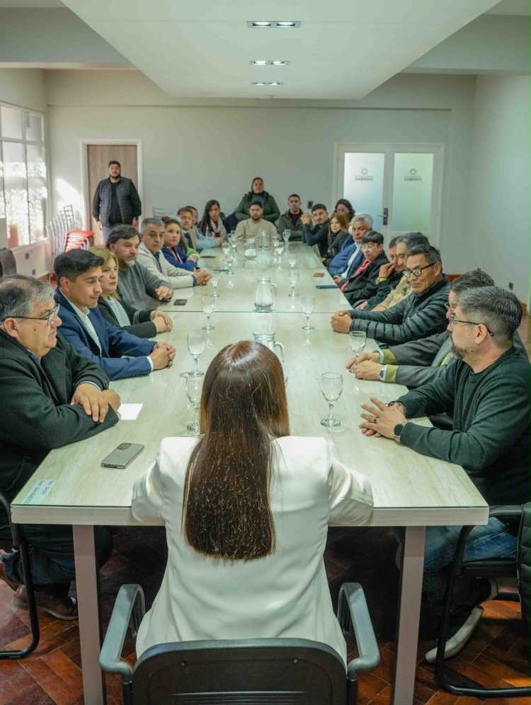 Chimbas firmó un convenio con Fundación EDUCARA para acercar nuevas capacitaciones y formación laboral a los vecinos