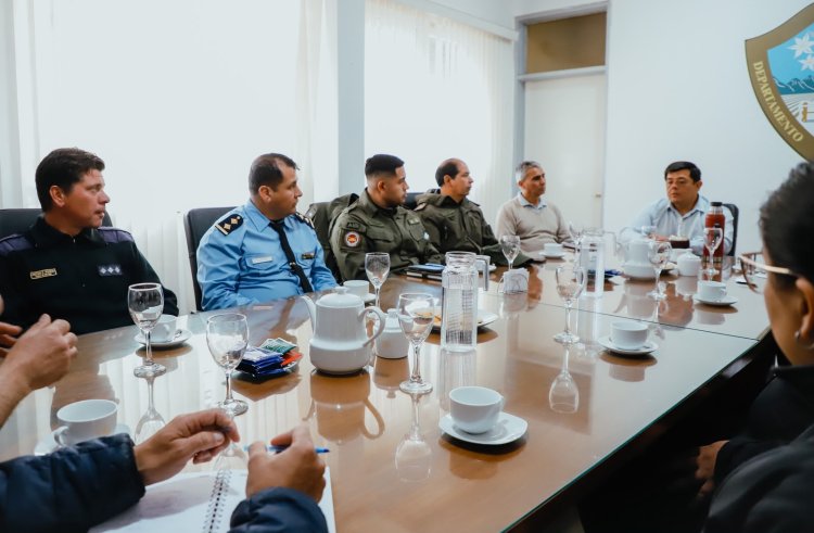 Jachal y fuerzas de seguridad profundizan la planificación del COE ante pronósticos climáticos desfavorables