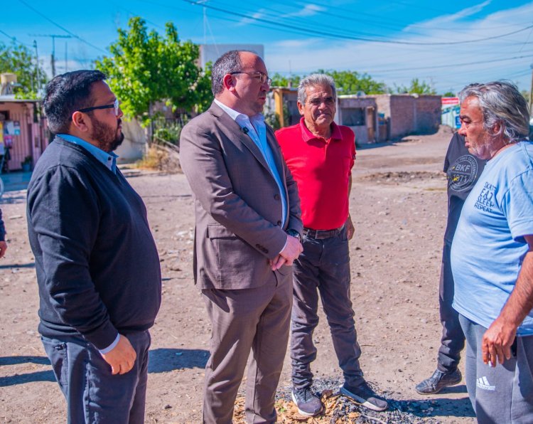Miodowsky recorrió Villa Molina y anunció el inicio del pavimento