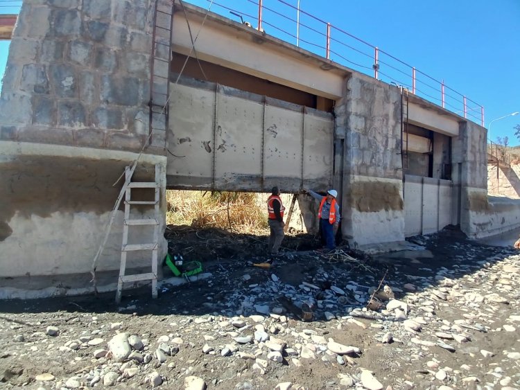 Realizan maniobras preventivas en los diques Pachimoco y Cuesta del Viento