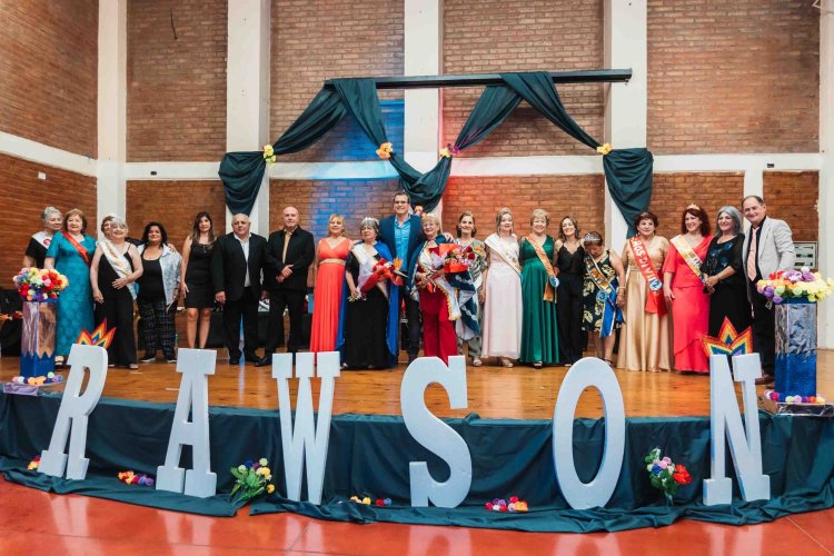 Susana Castro fue coronada como nueva Reina Departamental del Adulto Mayor de Rawson 2026