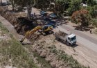 Limpian drenes y desagües en San Martín y 25 de Mayo para ordenar el paso del agua