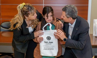 Familia entregó audífonos a personas con dificultades auditivas