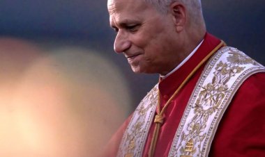 El Papa León XIV fue operado con "éxito" de un tumor maligno