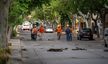 Continúan  los trabajos de repavimentación y ordenamiento del tránsito en calle Santa Fe