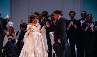 El Teatro del Bicentenario ofrece descuentos para la última función de la Traviata