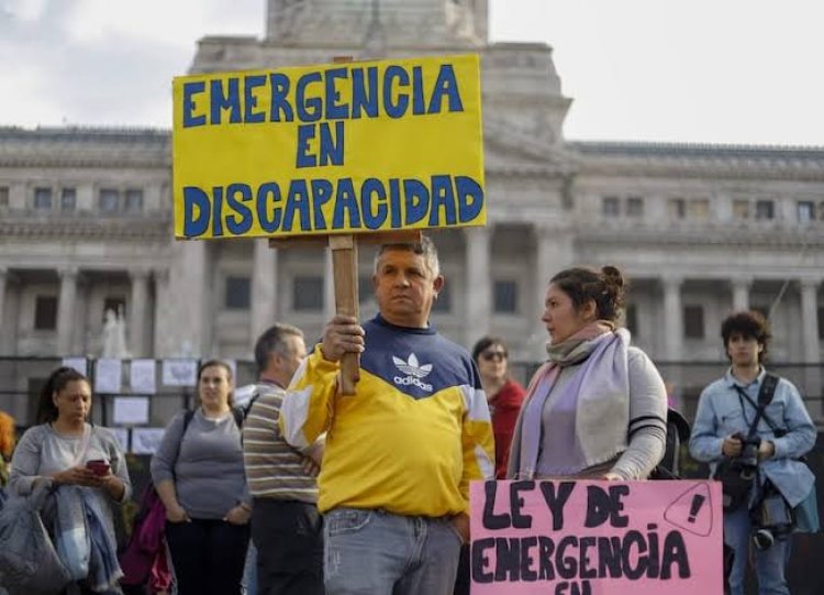 A días de la llegada de León XIV, el Gobierno invitó a la Iglesia para hablar de discapacidad