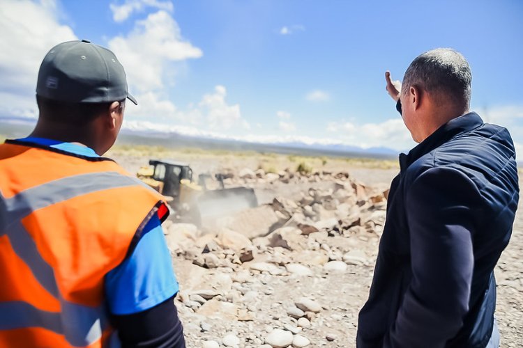 El vicegobernador Fabián Martín recorrió las obras de defensa hídrica en Barreal