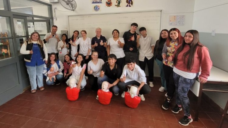 La formación en RCP llegó a escuelas de Jáchal y continúa en Calingasta