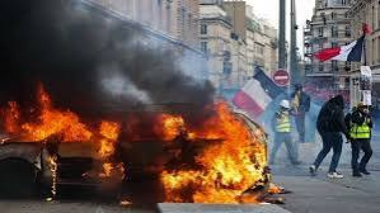 Francia decretó toques de queda parciales tras la ola de disturbios