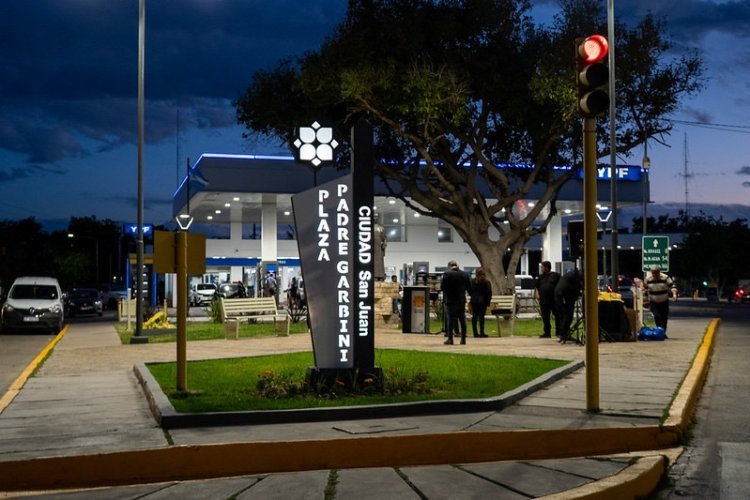 De esquina de paso a lugar de encuentro: Capital recuperó la plazoleta padre Garbini