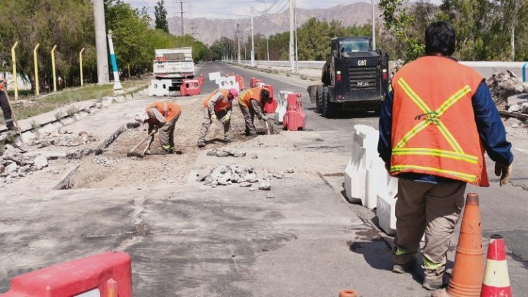Avenida Costanera: Vialidad Provincial reemplaza las losas de hormigón deterioradas