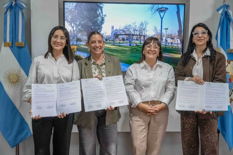 Chimbas firmó convenios con la Universidad de Congreso para impulsar la formación de su personal y las prácticas profesionales